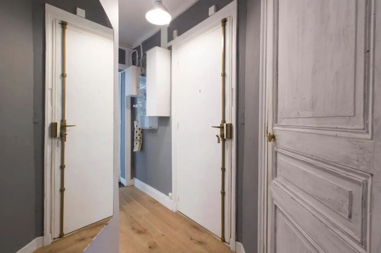 Spacious Bright Apartment In Montmartre Paříž